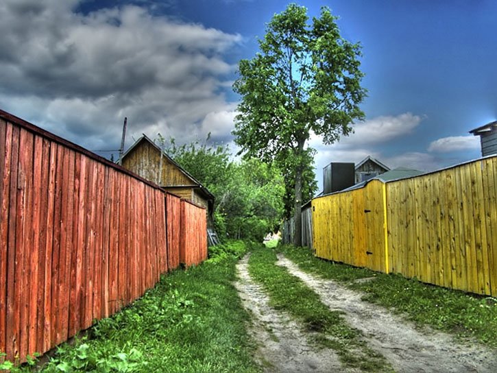 Фото забора в деревне