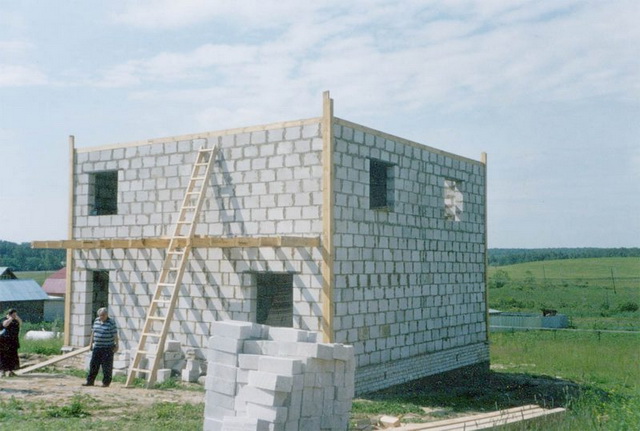 Сколько кубов пеноблоков нужно для строительства дома 10 на 10 метров 1