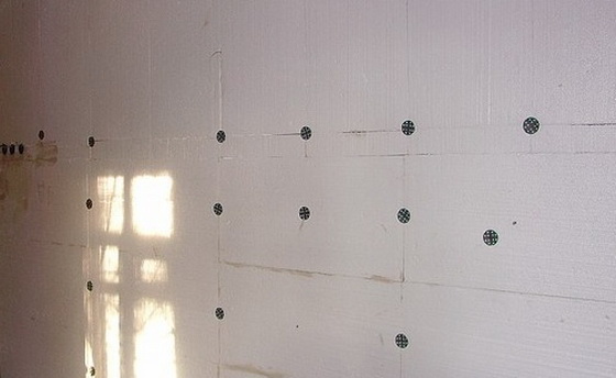 Утепление дома снаружи пенопластом - отзывы по утеплению стен из пеноблоков и керамзитобетонных блоков 4