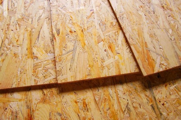Для производства ОСП используются достаточно крупные щепки
