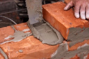 Кладка с использование цементного раствора