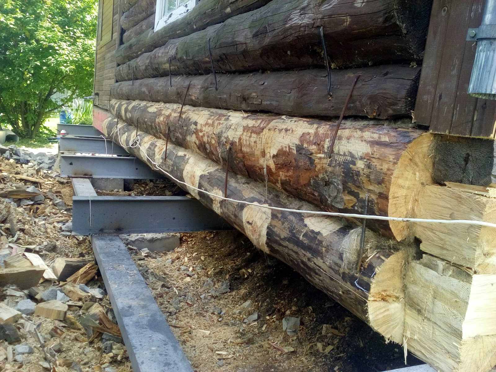 Венец деревьев. Реконструкция старого сруба. Подъем старого сруба на фундамент. Нижние венцы деревянного дома. Меняем нижние венцы деревянного дома.