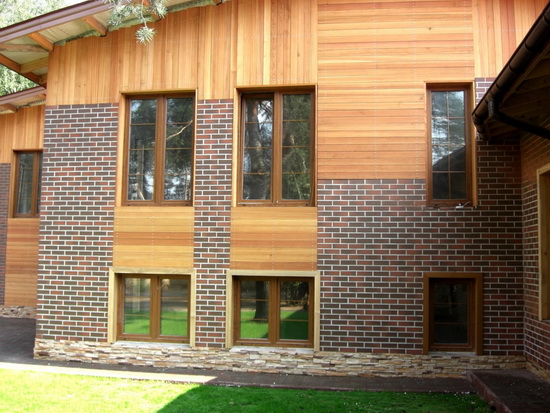 Отделка фасада деревянного дома клинкер