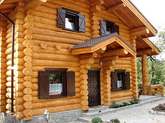 Натуральная древесина была и, видимо, всегда будет в числе наиболее востребованных материалов для индивидуального жилищного строительства.