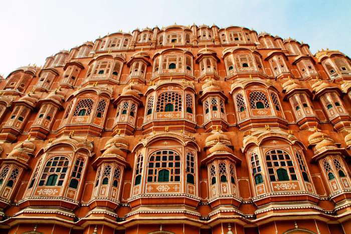 Don’t miss Hawa Mahal while sightseeing in Jaipur