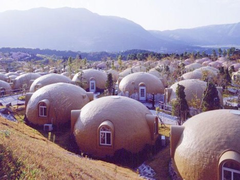 dome house 2 Prefab Styrofoam Dome House Futuristic Japanese design
